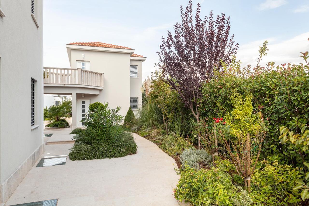 Luxury Apartments Vila Carissa Malinska Exterior photo