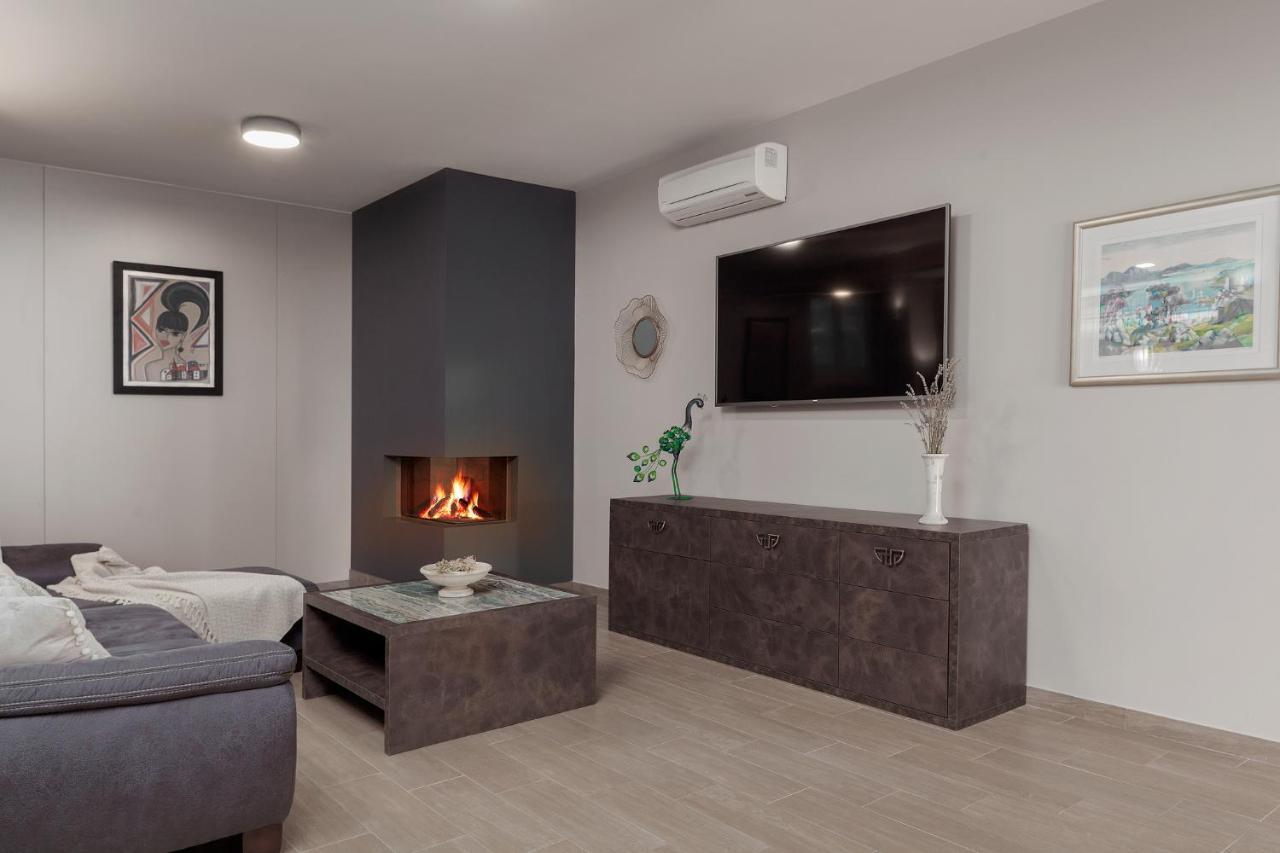 Luxury Apartments Vila Carissa Malinska Exterior photo
