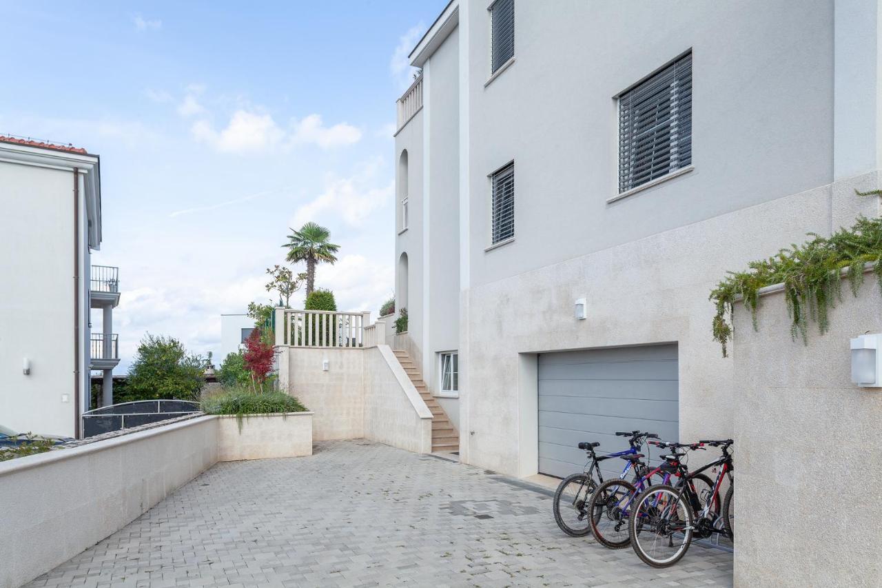 Luxury Apartments Vila Carissa Malinska Exterior photo